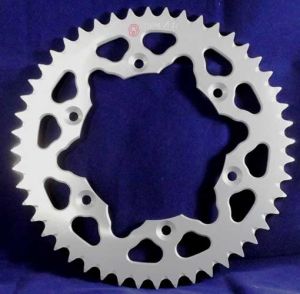 Corona 48 Denti Sitta in Ergal, passo 520, Yamaha YZ 125 99>11- WR 250 00>07 - YZ 250 99>13 - YZ 400>450 98>11 codice 101M48 (Vedi dsescrizione)