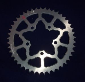 201J39 - Corona in ergal Sitta 39 Denti per cerchi PVM a 5 FORI, catena 520