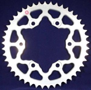 Corona 45 Denti Sitta Ergal, catena 530, codice 201M45-30 per Yamaha R1, Suzuki GSX-R 1000 09, FZ6/Fazer, FZ1/Fazer 1000 06>