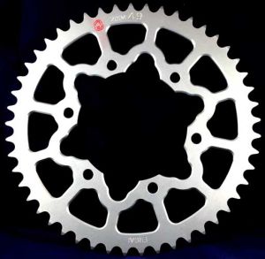 Corona 49 Denti Sitta Ergal, catena 520, codice 201M49 ergal 7075 per Yamaha R1, Suzuki GSX-R 1000 09, R6 06-07, FZ1/Fazer 1000 06-,