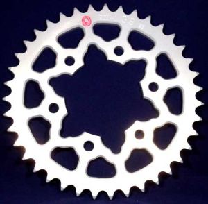 Corona 39 Denti Sitta Ergal, catena 525, codice 201W39-25 ergal 7075 per Kawasaki ER-6, Versys, ZX-6R 98-, ZX-7/ZX-9 94-03, Z750/800/1000, ZX-10R