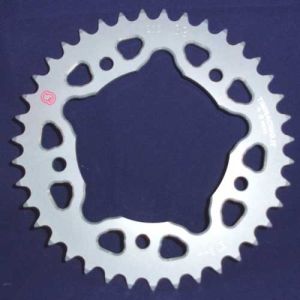 Corona 39 denti Ergal Sitta Yamaha R1 2015> - R6 99>02,catena 520, codice 202M39