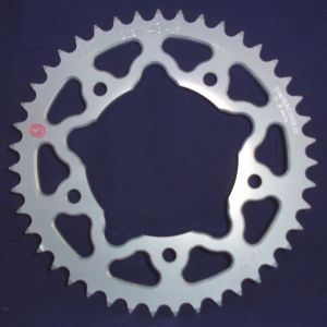 Corona 43 denti Ergal Sitta Yamaha R1 2015-24 (per altre applicazioni vedi descrizione) ,catena 525, codice 202M43-25