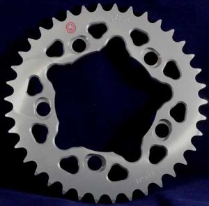 Corona 38 Denti Sitta in Ergal passo 525 per KTM RC8, DUKE 950/990 codice 202T38-25