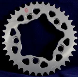 Corona 39 Denti Sitta in Ergal passo 525 per KTM RC8, DUKE 950/990 codice 202T39-25