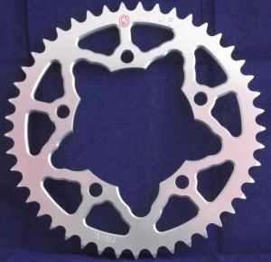 Corona 43 Denti Sitta Ergal 7075 catena 525 codice 204Y43-25 per BMW S1000 RR HP4