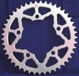 Corona 45 Denti Sitta Ergal 7075 catena 525 codice 202Y45-25 per BMW S1000 RR