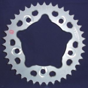 Corona 40 Denti Sitta Ergal, catena 525 per Honda Hornet 97>13 - CBF 600 05>13 - CBR 600 F 11>13 - VT 750 - VARADERO 98>12 e altre (vedi descrizione) codice 203N40-25