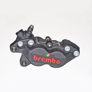 P4 30/34 SX interasse 40 mm nera con bandiera tricolore pinza fissa anteriore brembo codice 20516538