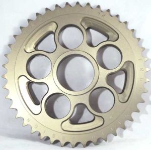 Corona 42 Denti Sitta Ergal 7075 ossido duro, catena 520 per DUCATI 748,848,916,996 Monster,Hypermotard,Multistarda 1000/1100  codice 205D42