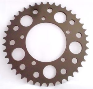 Corona 43 denti Ergal Afam Yamaha R1 2015> - R6 99>02 - Honda CB 600 F Hornet 98>13 (per altre applicazioni vedi descrizione) ,catena 520, codice 1150943