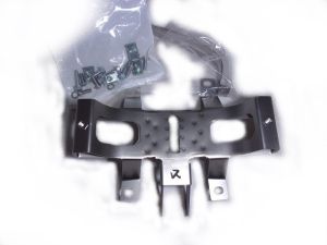 MUFFLER CLAMP Supporto silenziatore Akrapovic codice P-MCTA3 per silenziatore Titanio tRIUMPH Daytona 675 + fittink kit P-HF479 